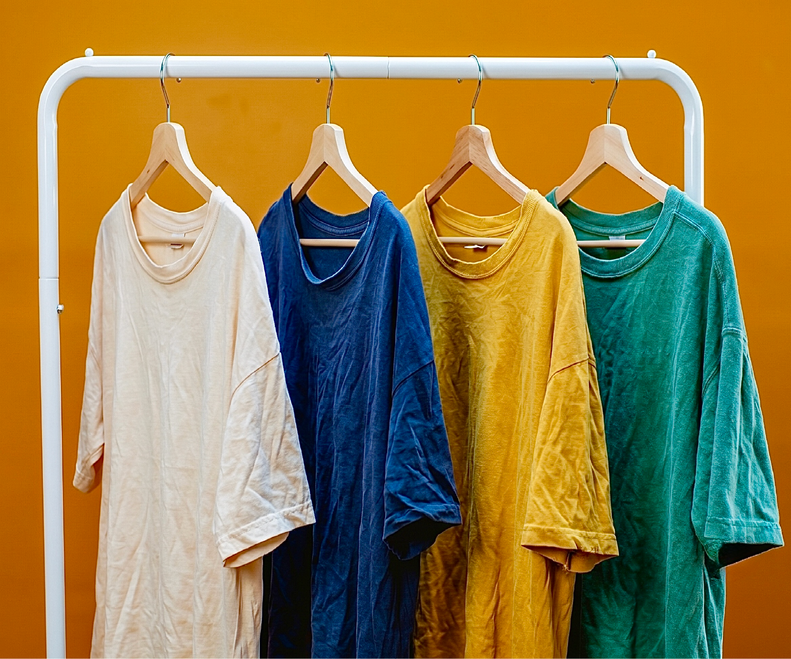 วิธีเลือกผ้าตัดเสื้อ Oversize ให้ทิ้งตัวสวย ทรงกว้าง ไม่ย้วย