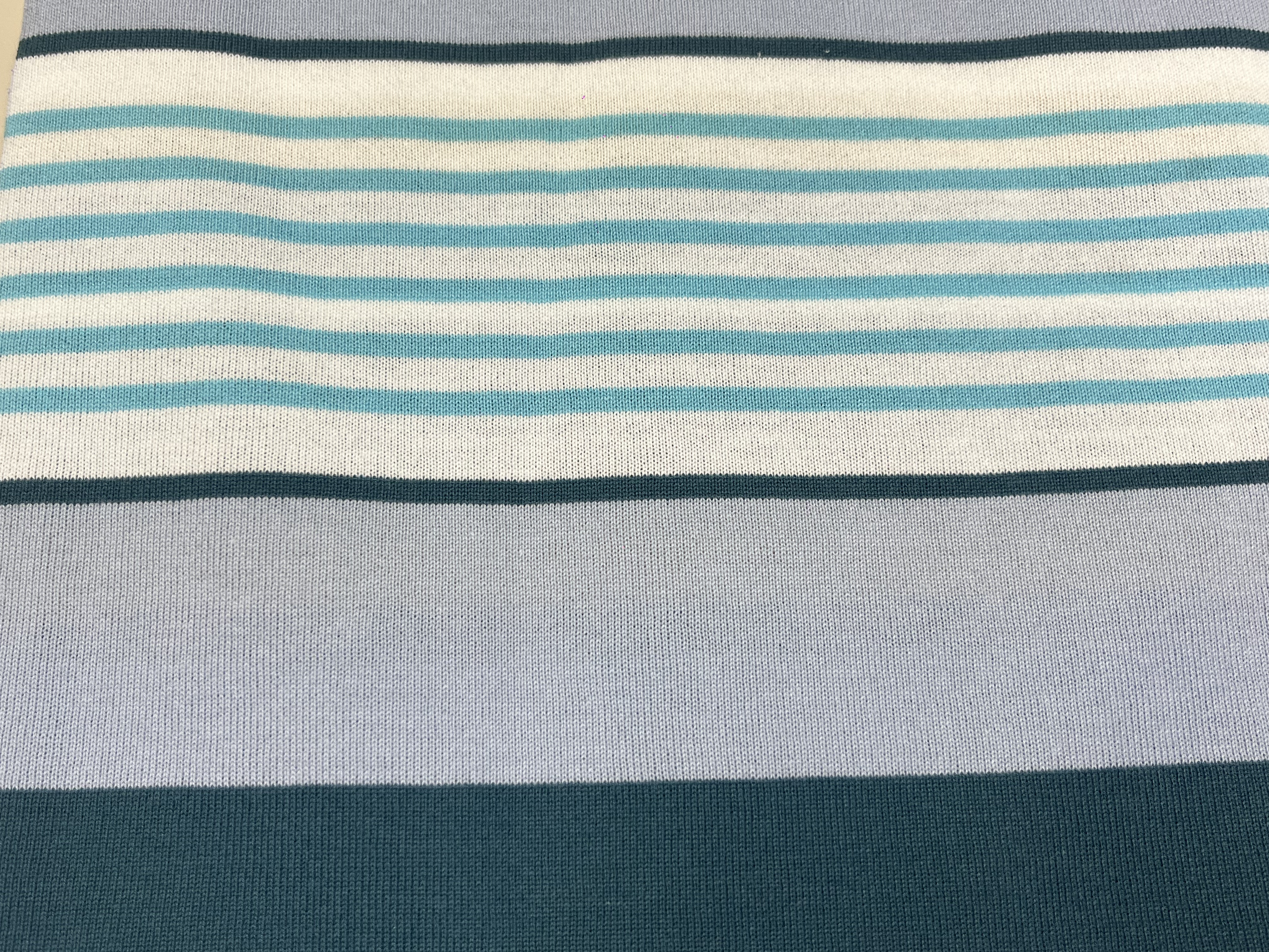 Stripe sample 042